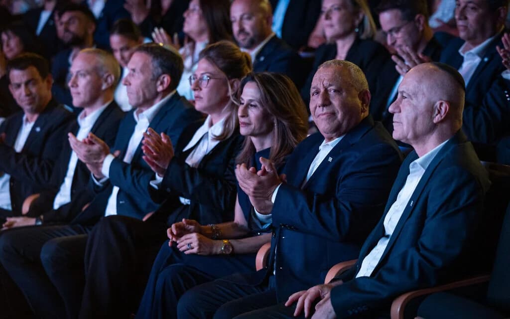 Gadi Eisenkot attends the presentation of the Yashar party's candidate list in Rosh HaAyin
